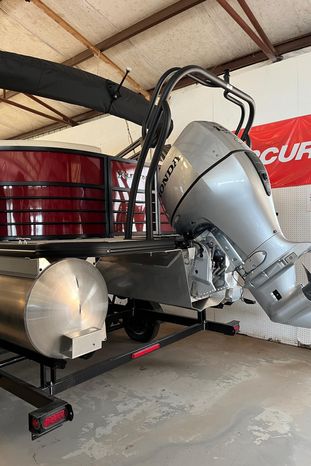 2022 Xcursion 223 RFX
