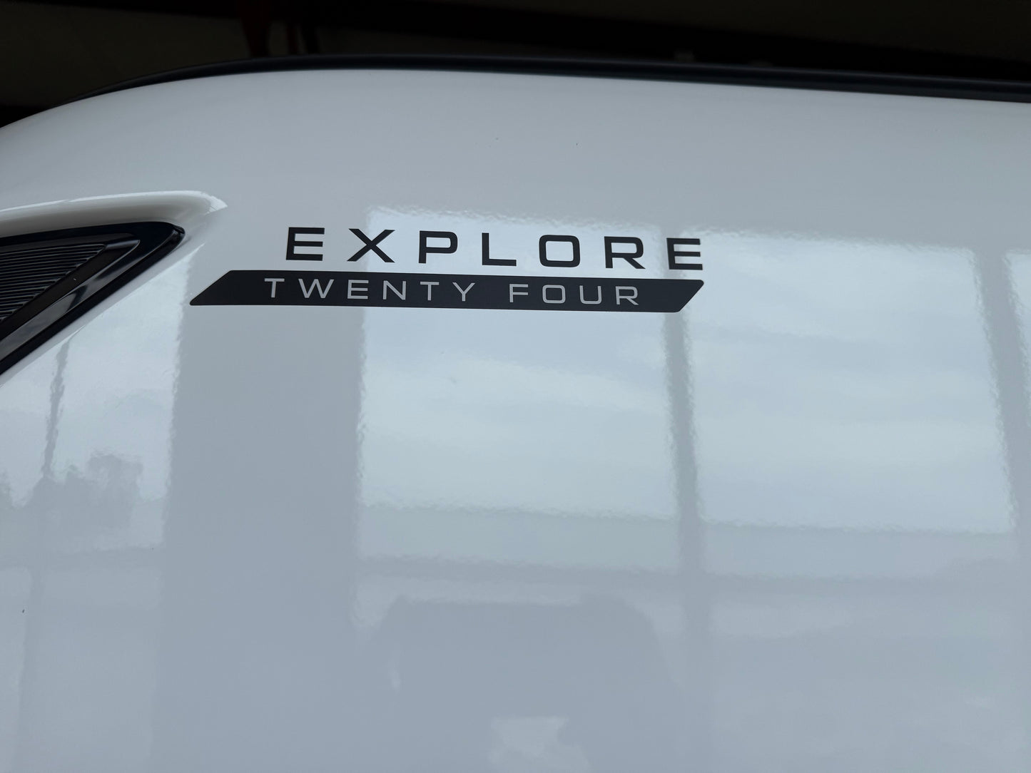 2025 Manitou Navigator 24 Ft Tritoon