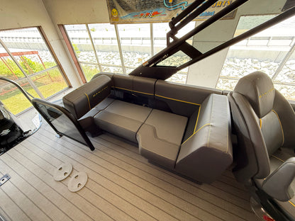 2025 Manitou Navigator 24 Ft Tritoon