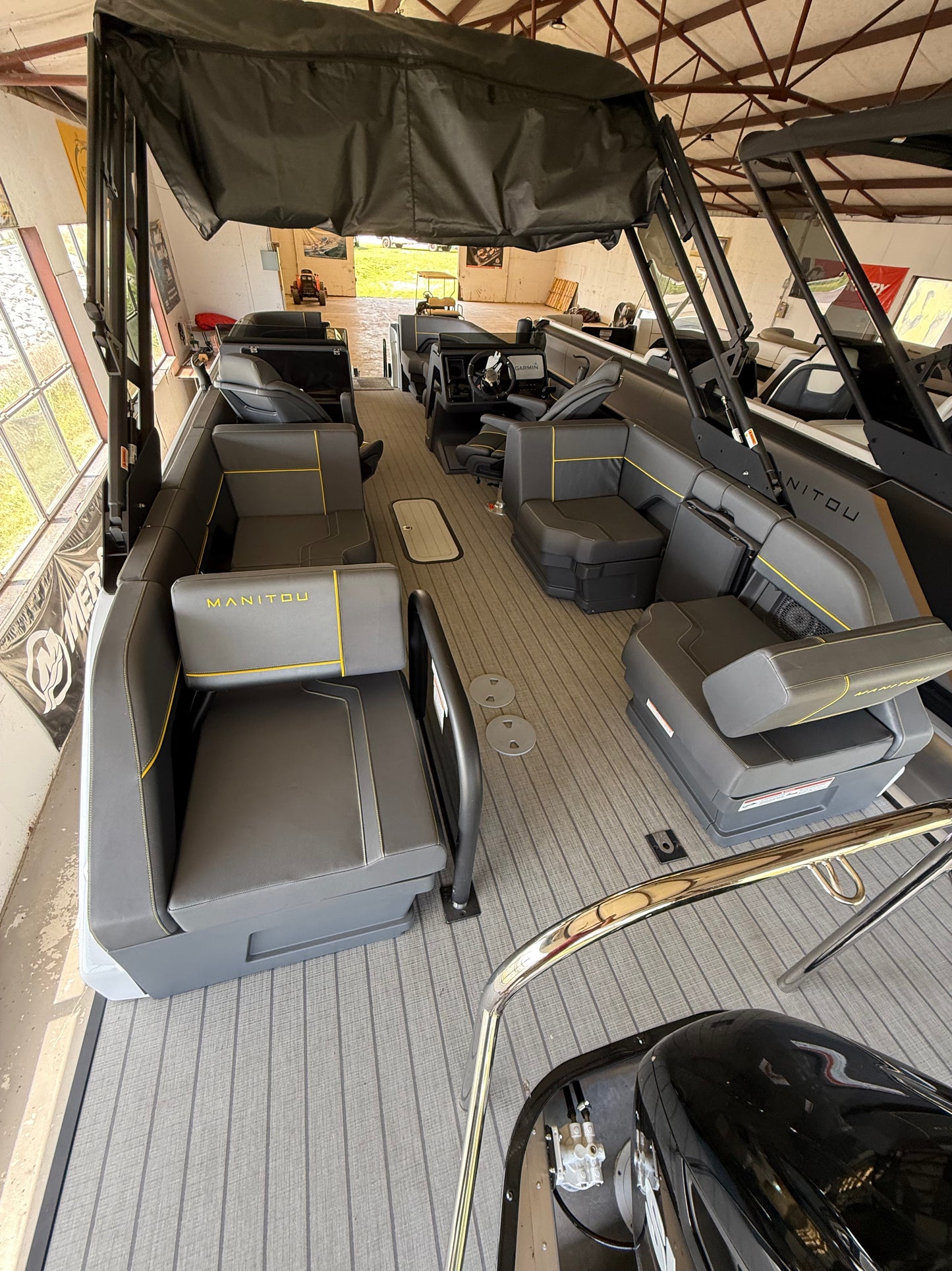 2025 Manitou Navigator 24 Ft Tritoon